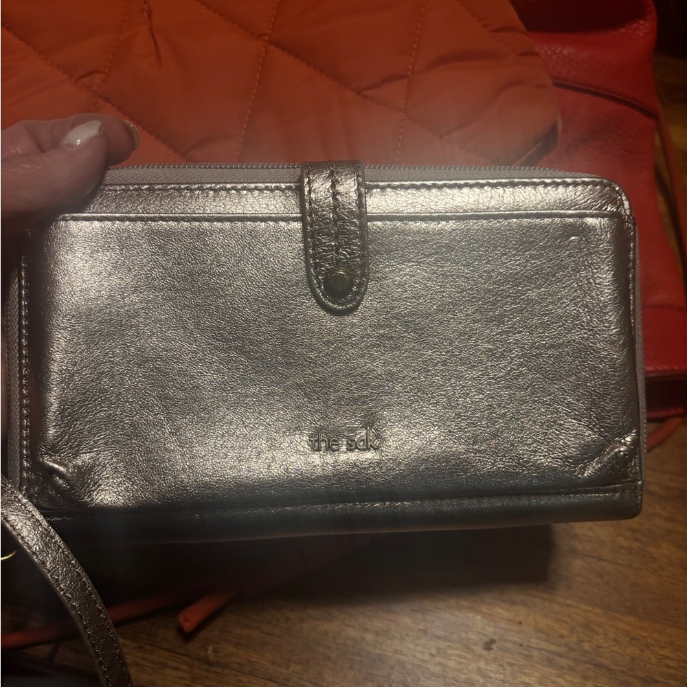 The Sak Metallic Silver Crossbody Wallet - Picture 2 of 3